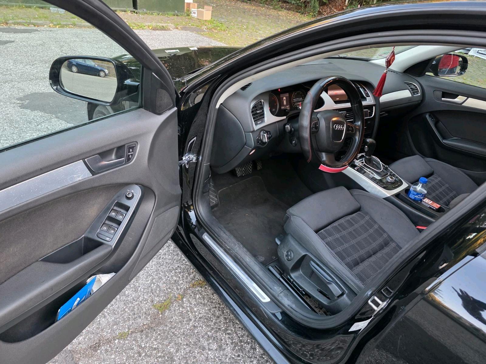 Audi A4 2010 — photo 8