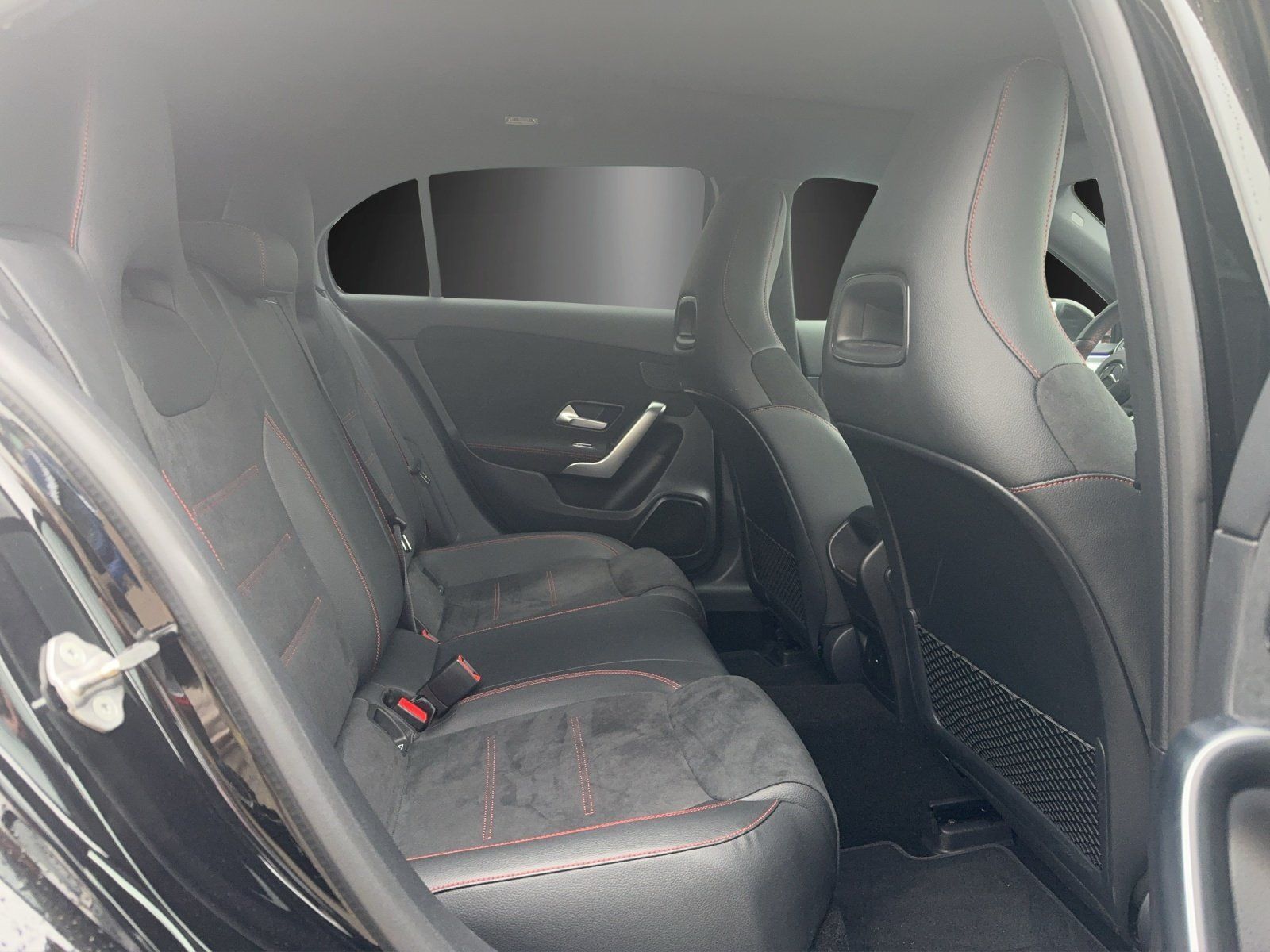 Fahrzeugabbildung Mercedes-Benz A250e AMG Pano MLED HighEndMBUX Busin AHK Kamera