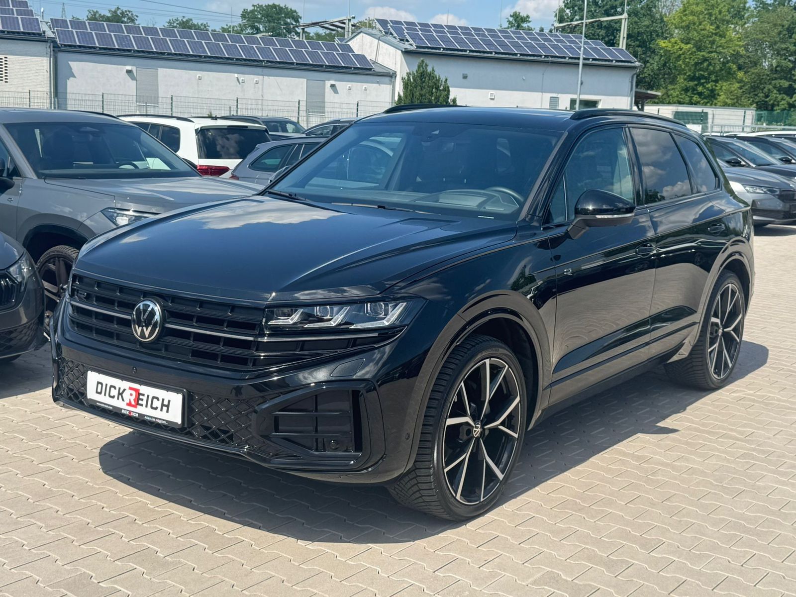Fahrzeugabbildung Volkswagen Touareg 3.0TDI 4M R-Line VOLL Black 22" UPE 114T
