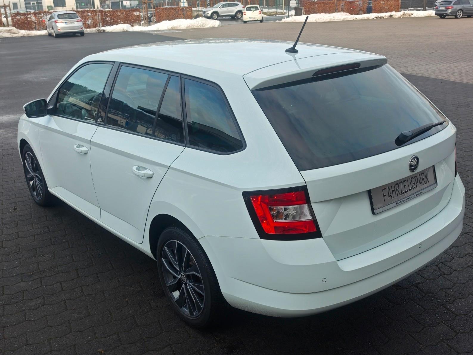 Skoda Fabia Combi Edition*DSG*NAVI*PDC*TEMPO*