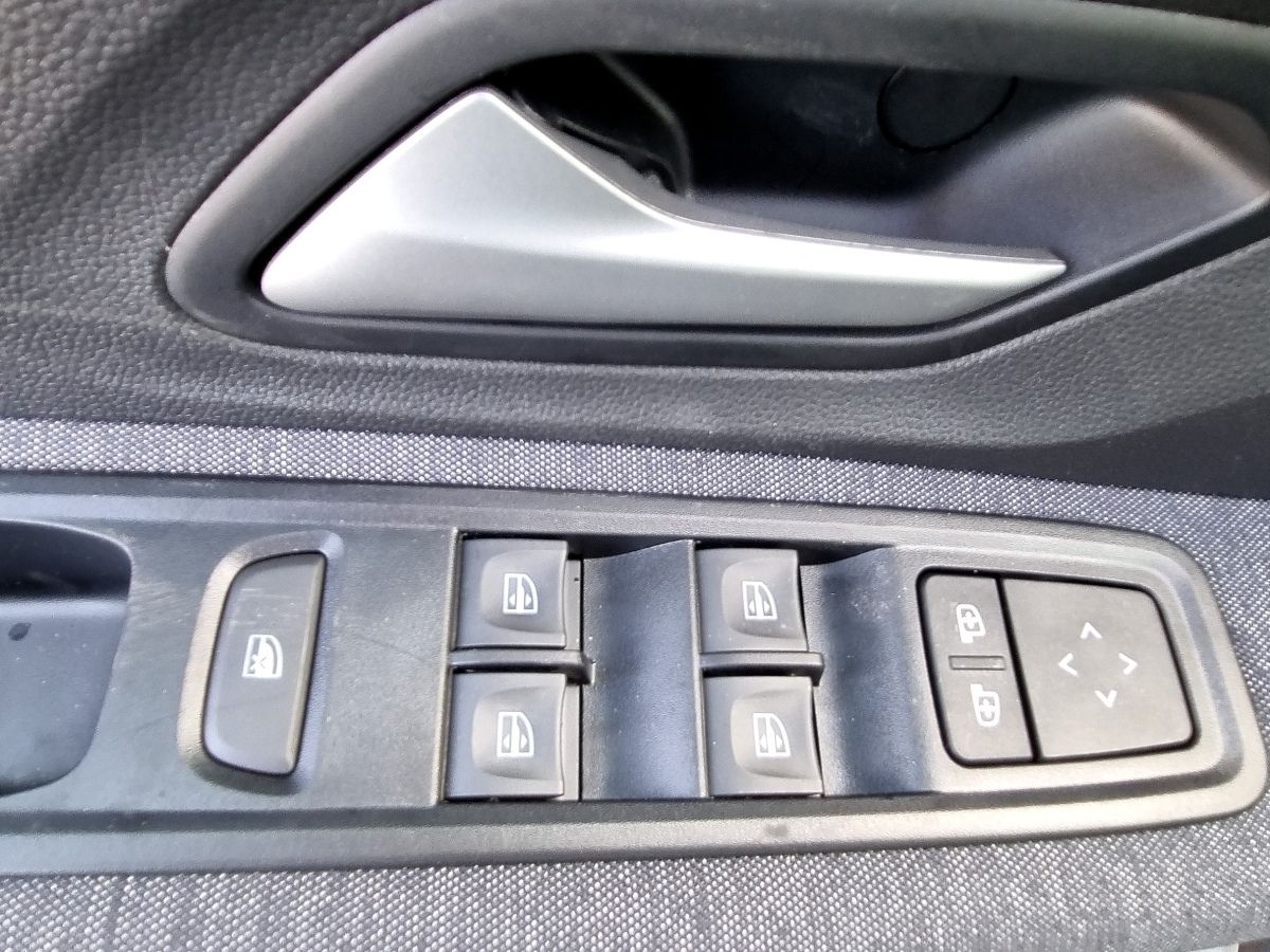 Fahrzeugabbildung Dacia Sandero Expression TCe 100