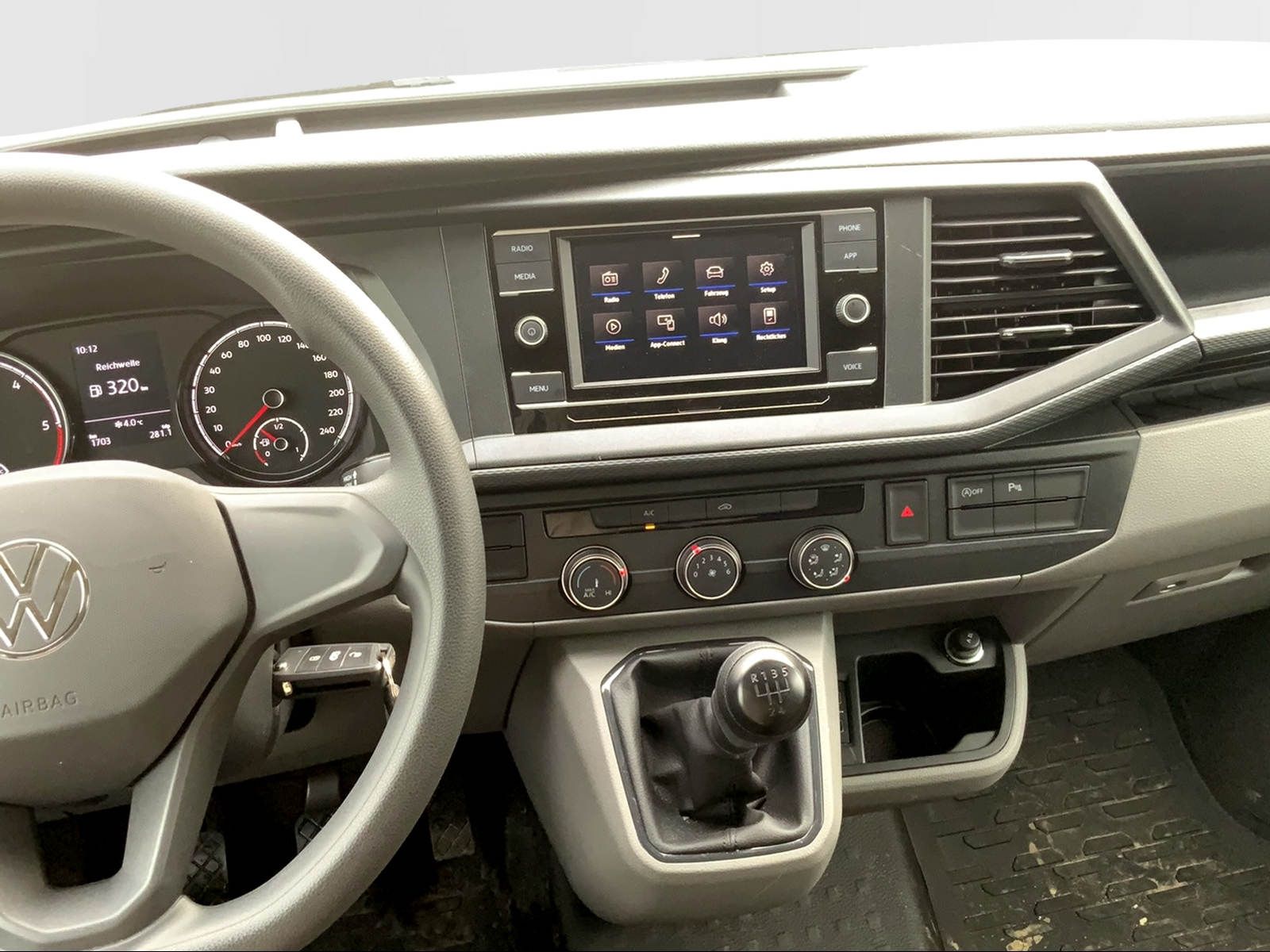 Transporter T6.1 Kasten 2,0 l TDI AHK