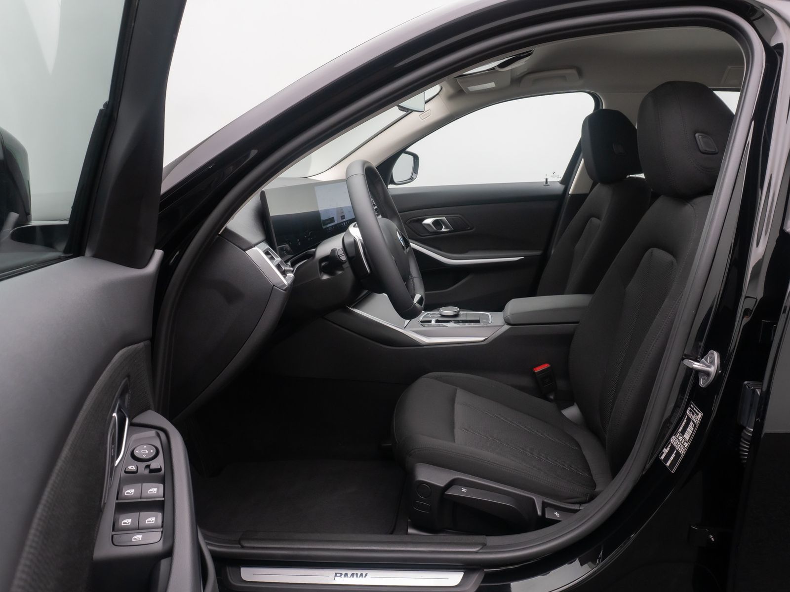 Fahrzeugabbildung BMW 318i Alarm DAB Kamera Sportlenkrad CockpitPlus