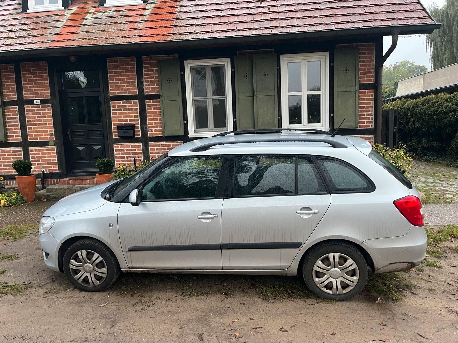 Skoda Fabia 2012 — interior