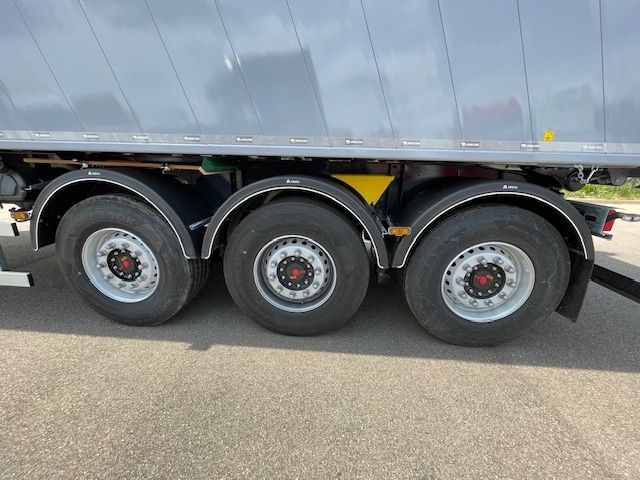 Fahrzeugabbildung Wielton Bulk Master 3-Achs-Kippsattelauflieger 47 cbm