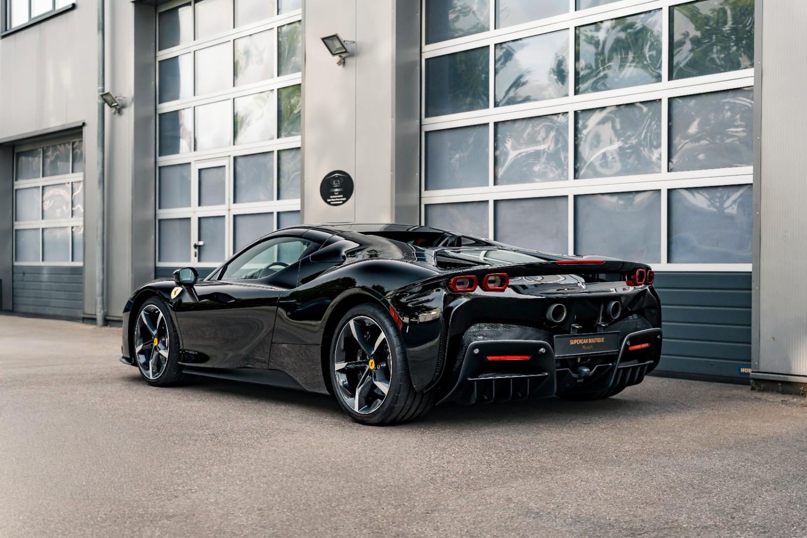 Ferrari SF90 Spider//ARANCIO//AFS//LIFT//CARBON//360-CAM