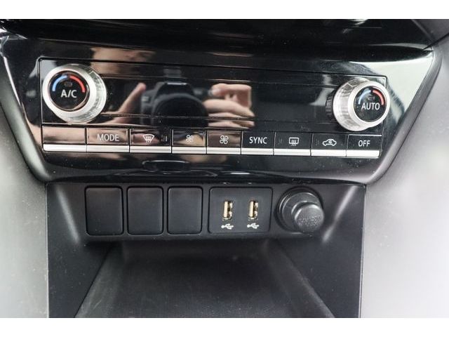 Fahrzeugabbildung Mitsubishi Eclipse Cross 2.4 Basis Hybrid 4WD