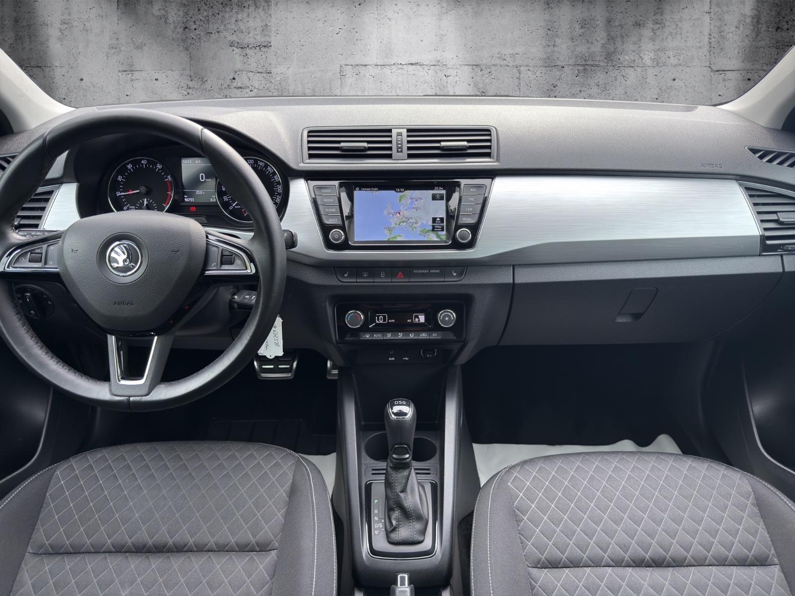 Skoda Fabia Drive*Navi*CarPlay*LED*AHK*1.Hand*uvm.