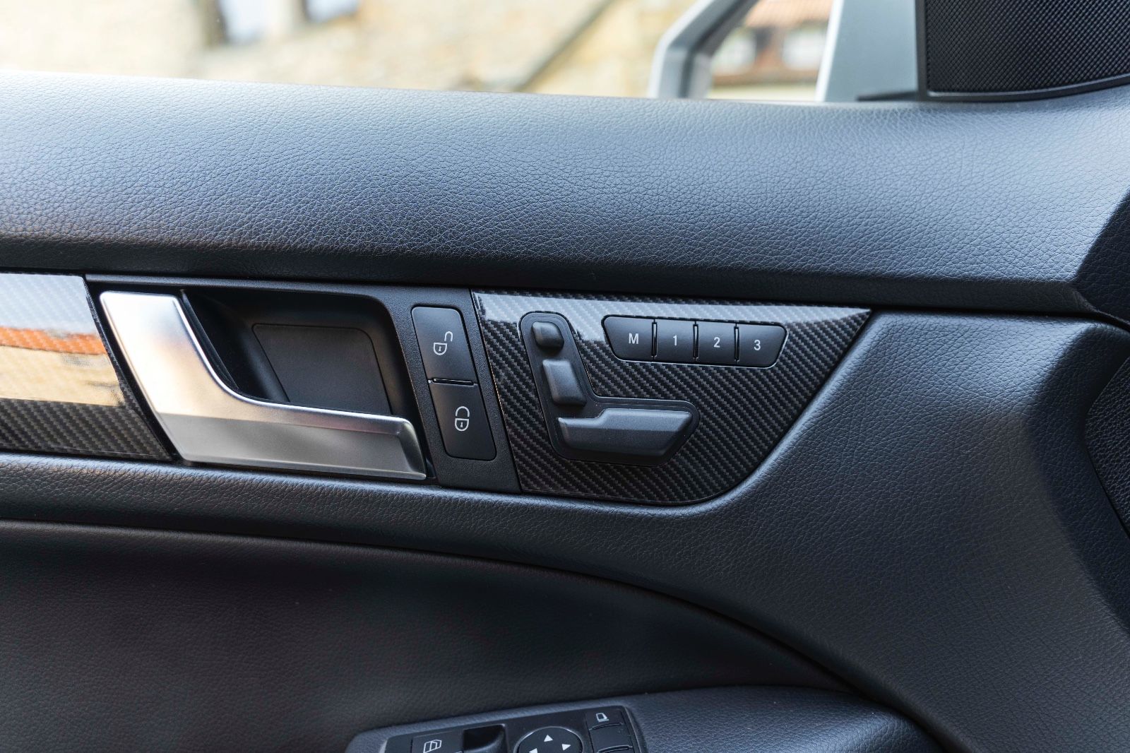 Fahrzeugabbildung Mercedes-Benz C 63 AMG Coupé Bixenon Kam Nav Pano Harman