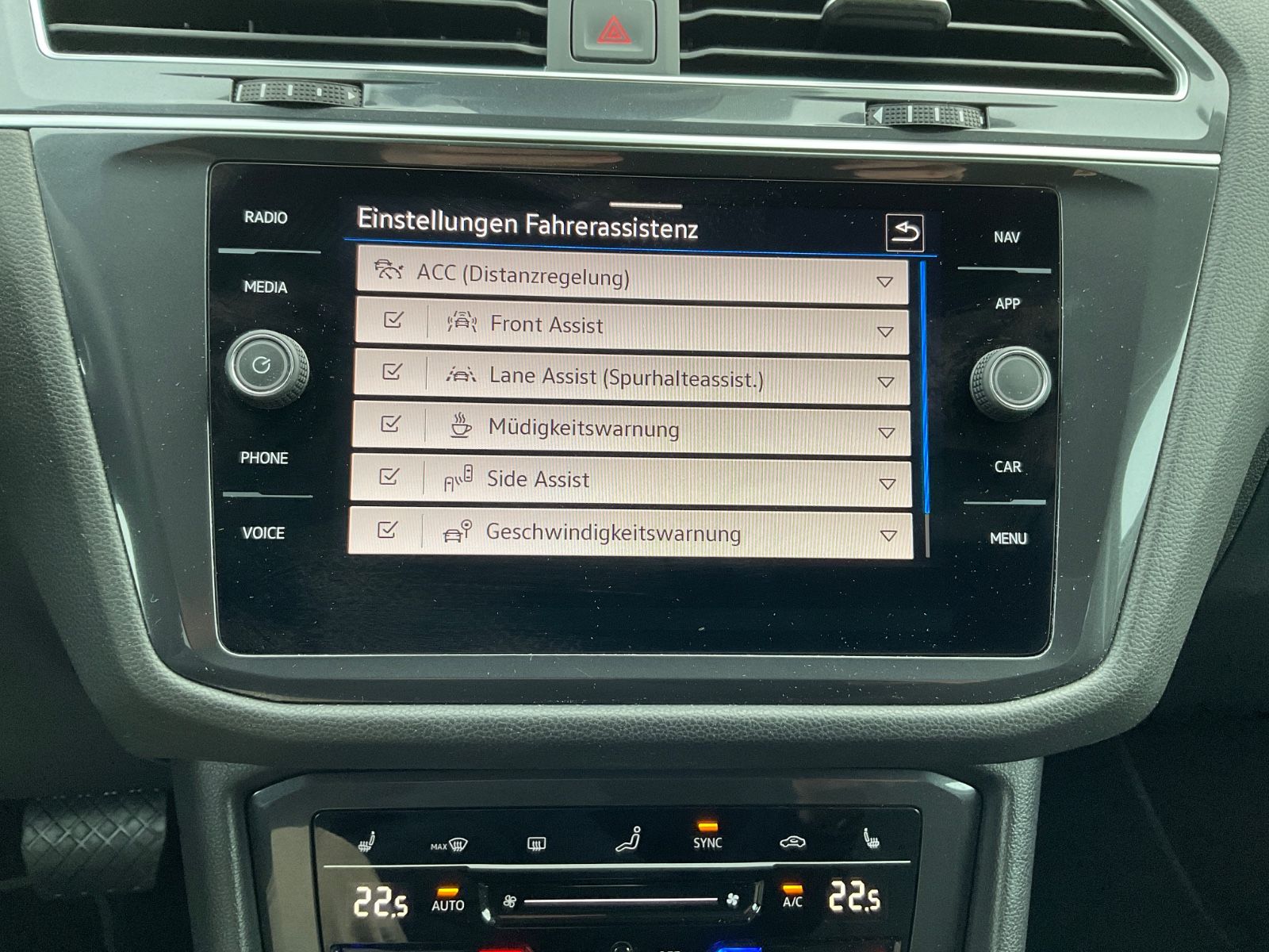 Fahrzeugabbildung Volkswagen Tiguan Allspace 2.0 TDI DSG 4M,AHK,ACC,Kamera