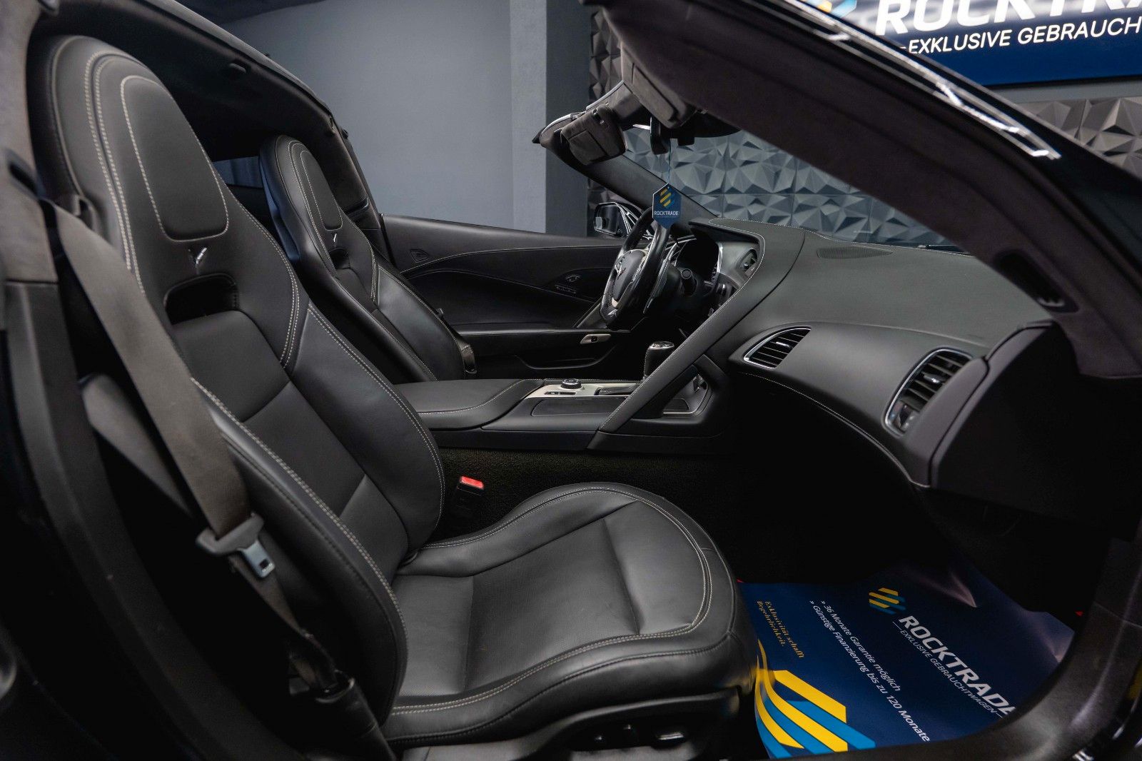 Fahrzeugabbildung Corvette C7 6.2 V8 Stingray 3LT Z06-Design Targa Perform.