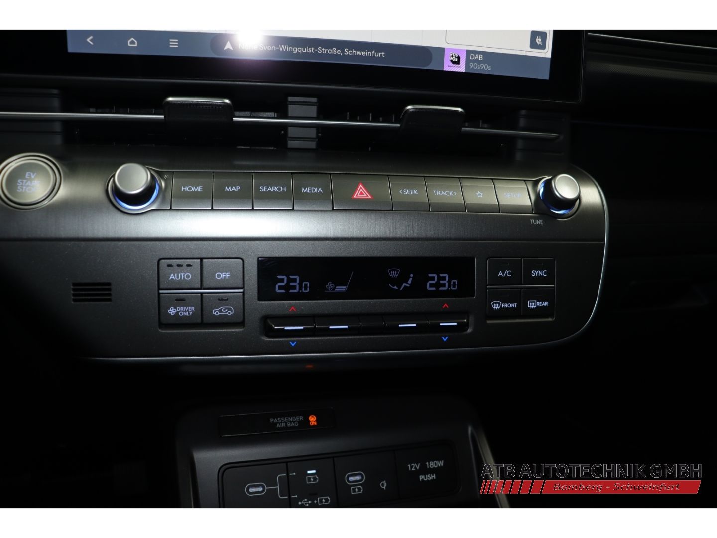 Fahrzeugabbildung Hyundai KONA Elektro Trend 2WD 65,4kWh 99,3% SOH Navi 36