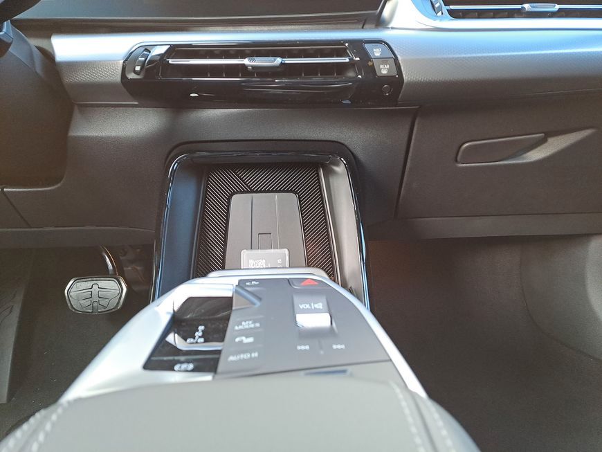 BMW iX2 - Bild 16