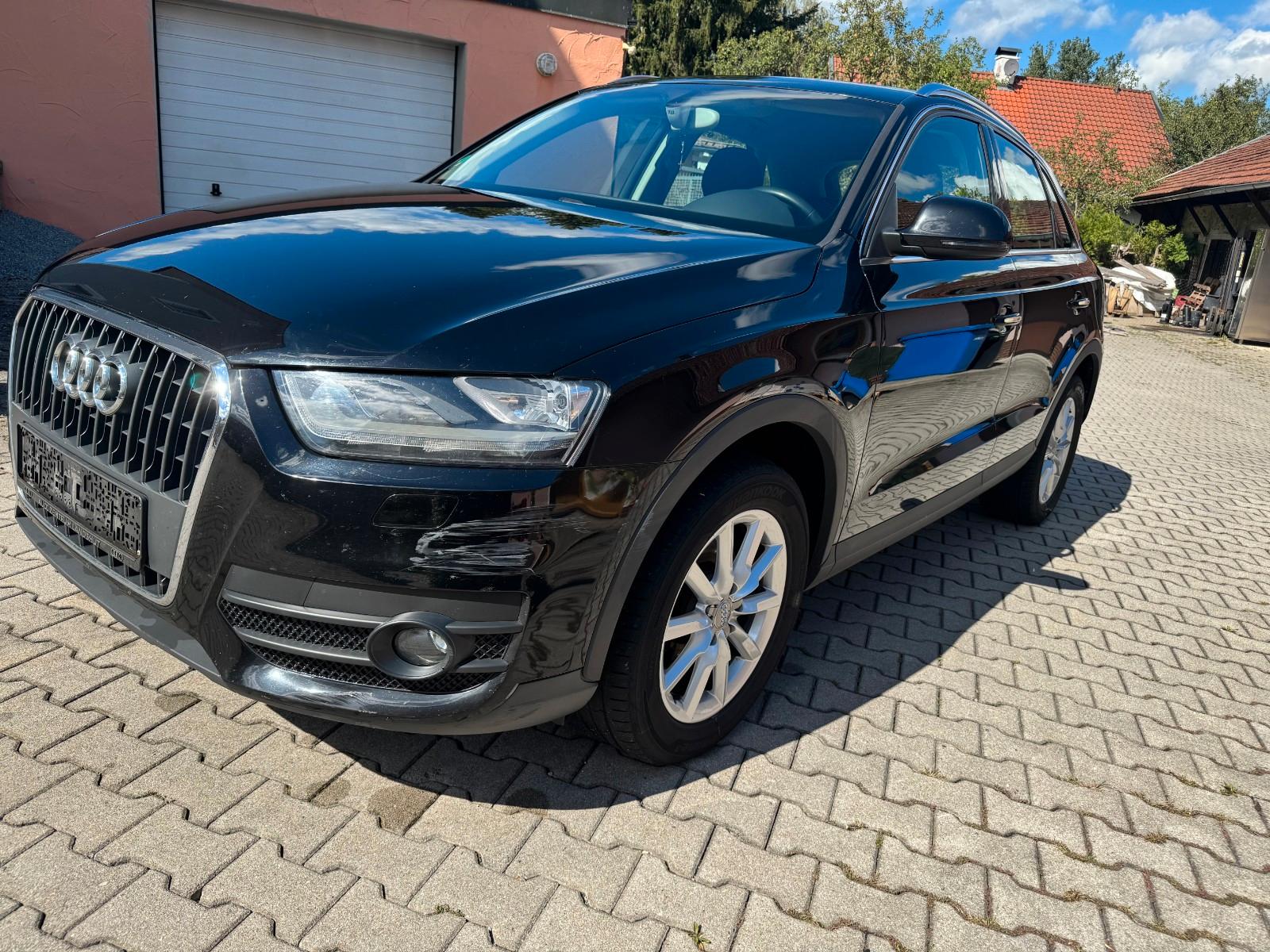 Audi Q3 2014 — rear view
