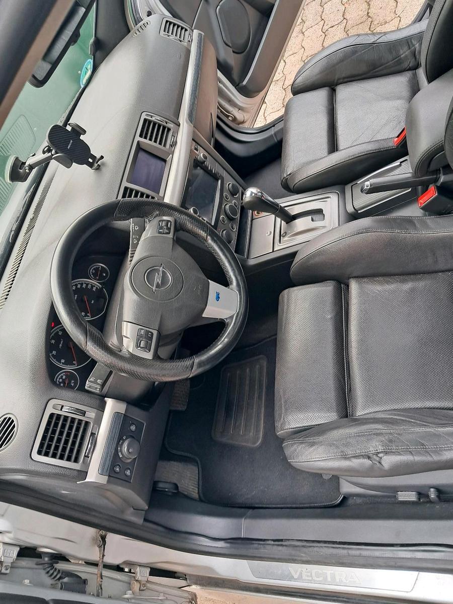 Opel Vectra 2008 — photo 12