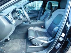 Fahrzeugabbildung Volvo XC60 B4 D AWD R-Design 'BLIS,Keyless'