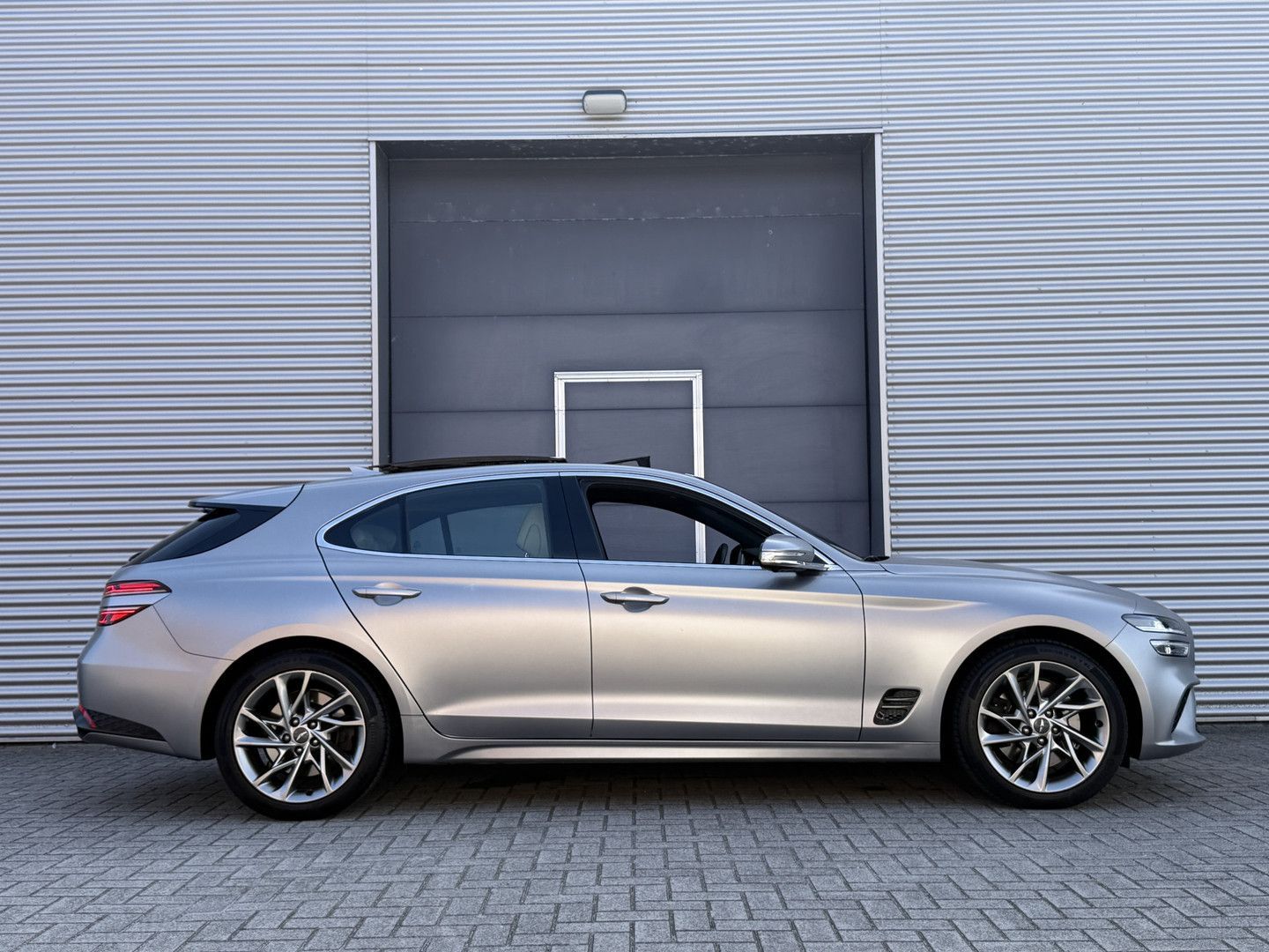 Genesis G70 Shooting Brake 2.0T Luxury AWD I Aut. I Pano imagem 2