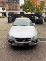 Opel Omega 2.5 V6 - - graue Opel Omega