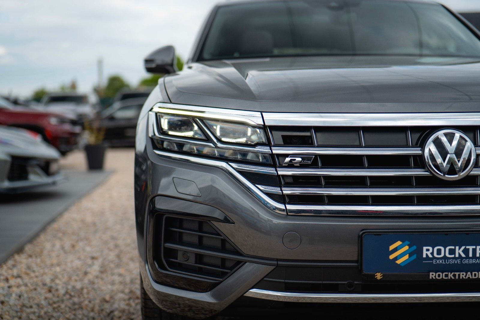 Fahrzeugabbildung Volkswagen Touareg V6 R-Line+ 4Motion *Pano*Matrix*DAB*19%*