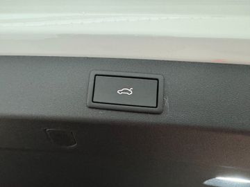 Fahrzeugverkauf 32 Skoda Kodiaq 2.0 TDI 4x4 Sportline Pano AHK 7-Sitze