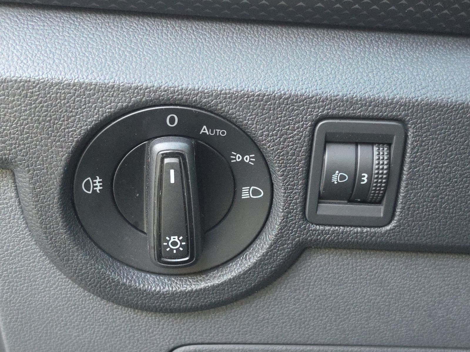 Fahrzeugabbildung Volkswagen T-Cross Life AUS 1.HAND AUTOMATIK NAVI PDC
