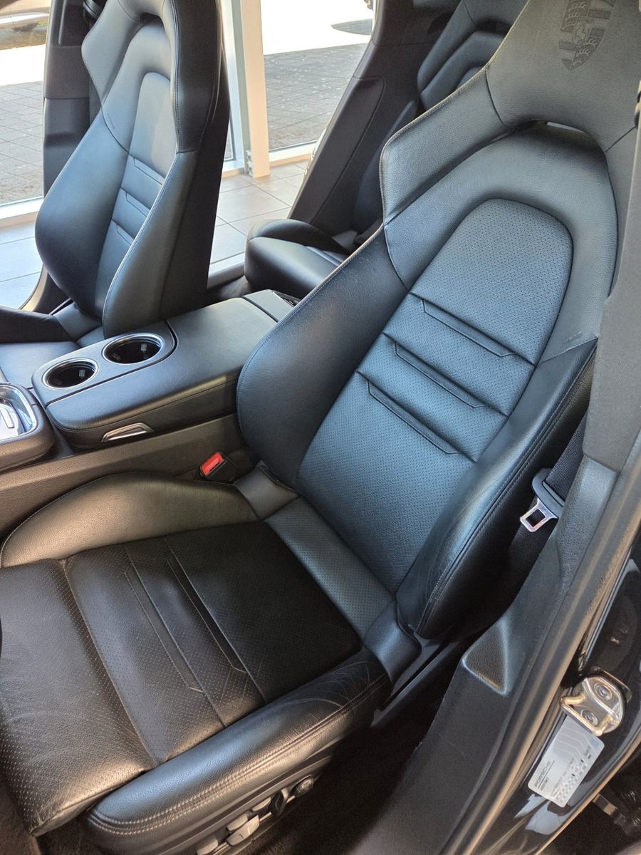 Fahrzeugabbildung Porsche Panamera 4 E-Hybrid Platinum Edition/VOLL