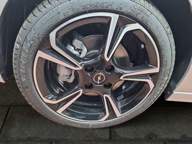 Corsa Hybrid GS