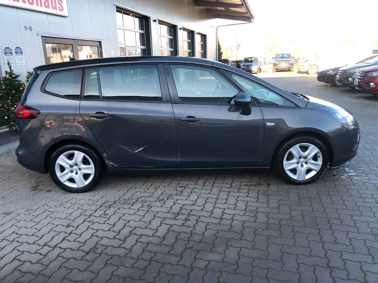 Fahrzeugabbildung Opel Zafira C Tourer Edition 7 Sitzer