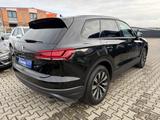 Volkswagen Touareg 4x4**unfallfrei**20993 KM**TOP ZUSTAND** - Volkswagen Touareg mit Benzin-Antrieb: Geländewagen
