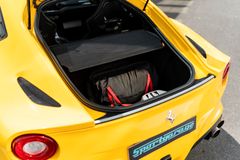 Fahrzeugabbildung Ferrari F12 Berlinetta Giallo Modena *MwSt./Scheckheft*