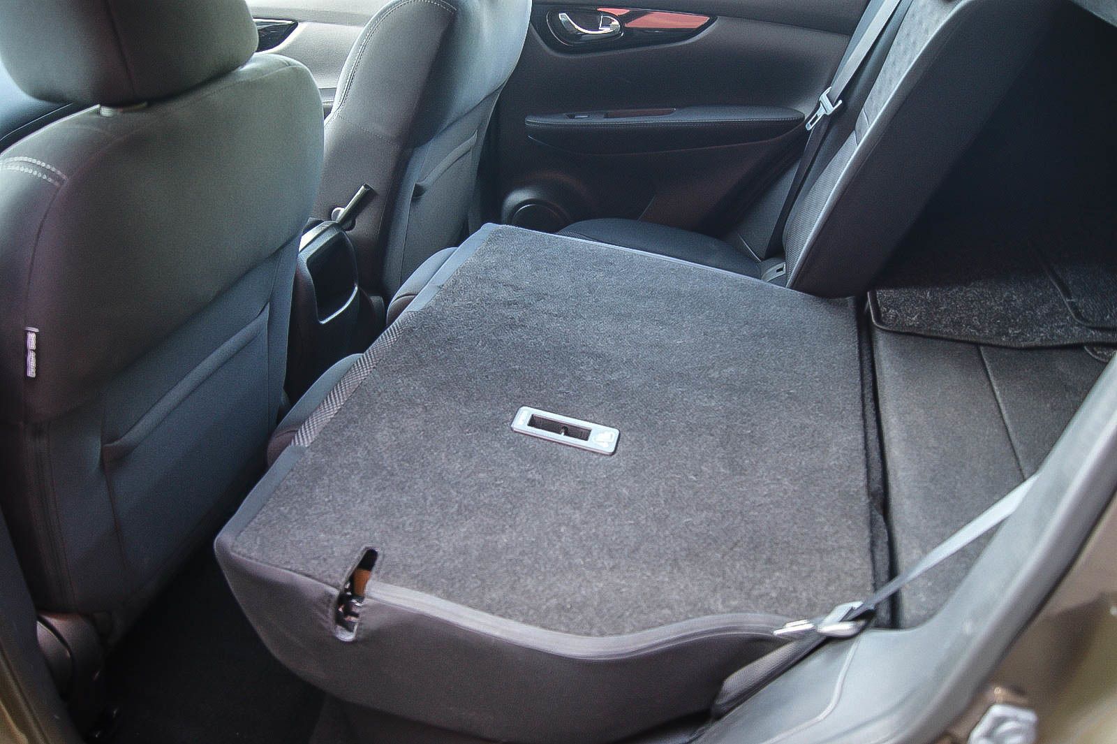 Fahrzeugabbildung Nissan Qashqai 1.2 Acenta 4x2 1 HAND AHK SIZHG 22.324KM