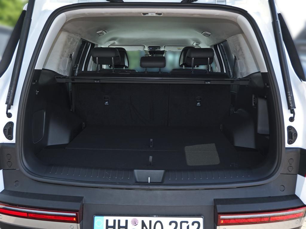 Fahrzeugabbildung Hyundai SANTA FE HEV 5-Sitzer Signature 360 4xSHZ ACC LM
