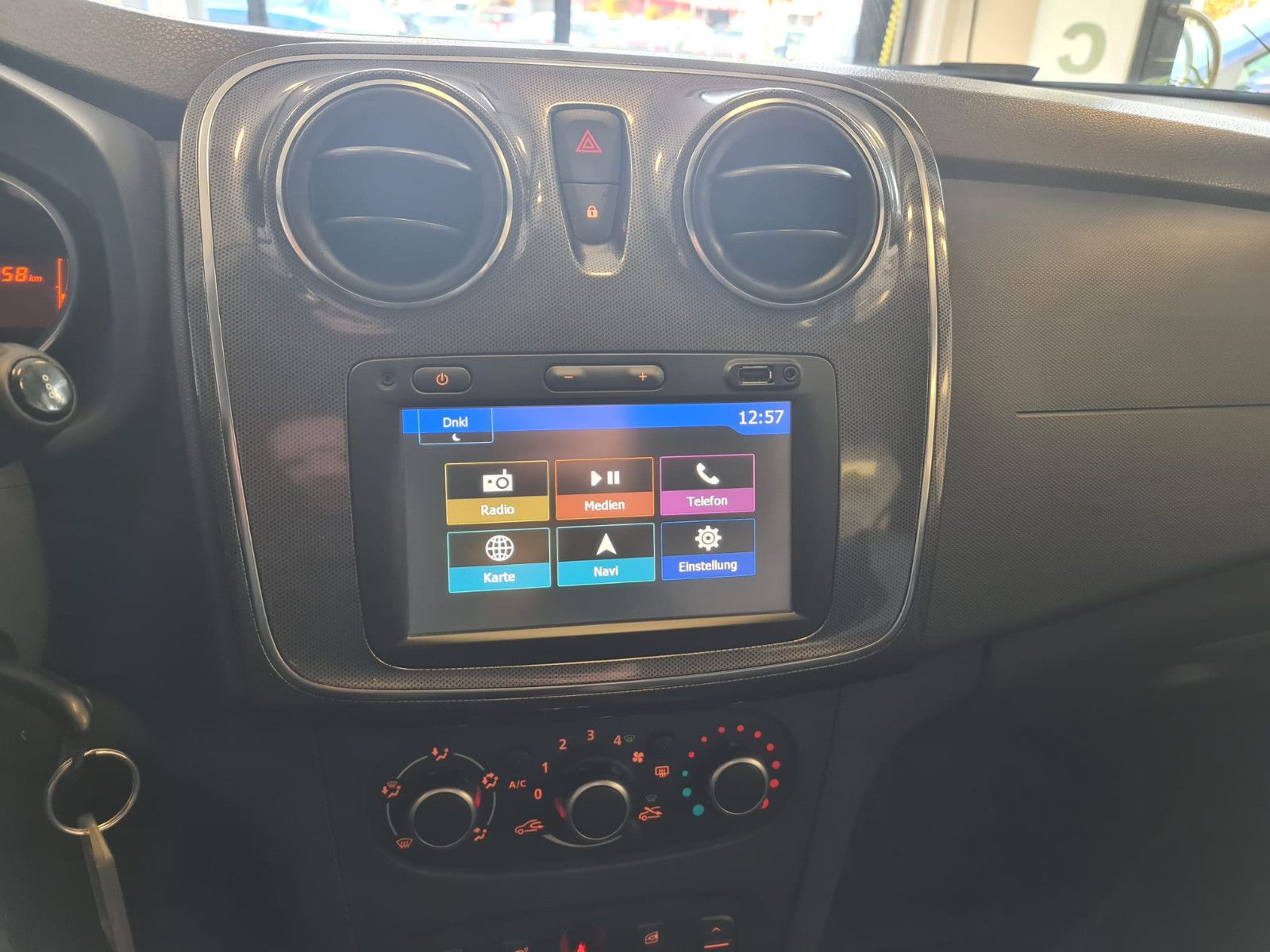 Fahrzeugabbildung Dacia Logan MCV II Kombi Stepway / KLIMA / NAVI