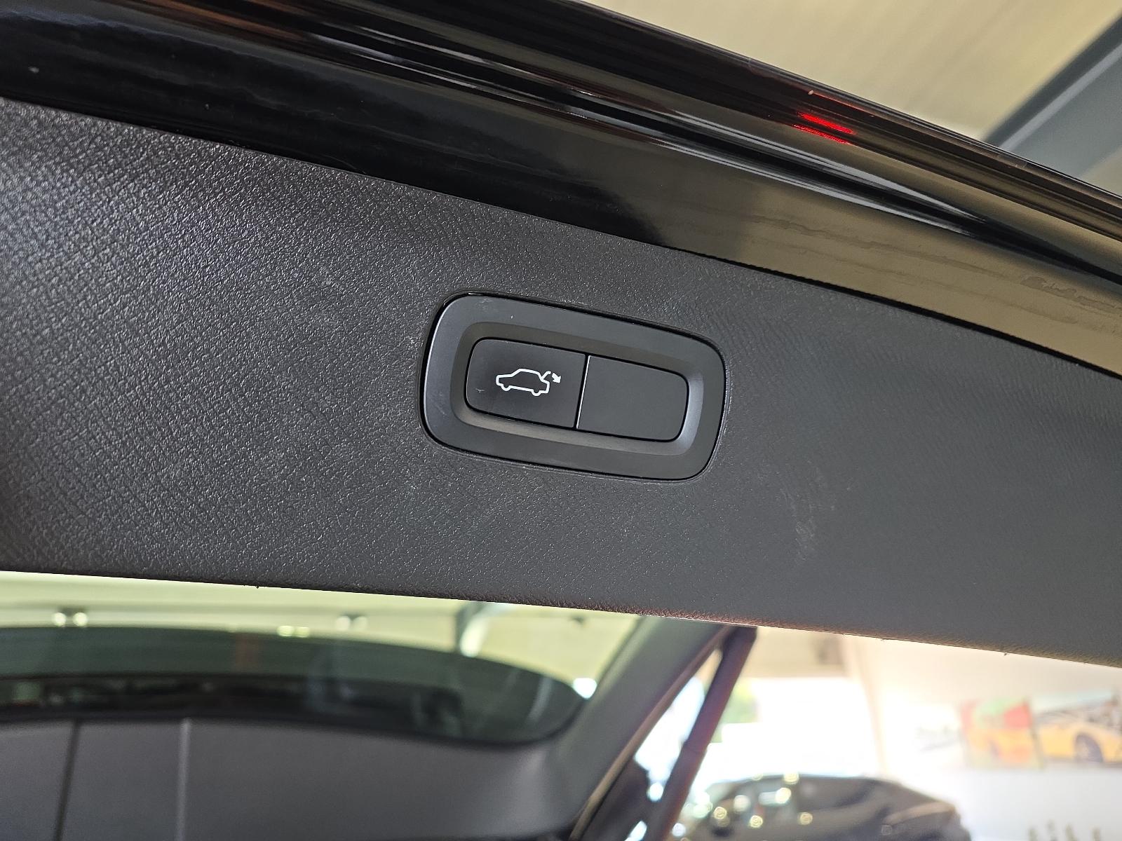 Volvo XC90 B5 (D) Momentum Pro AWD ACC BLIS Kamera LED