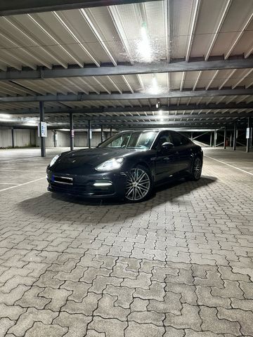 Porsche Panamera 4 E-Hybrid -