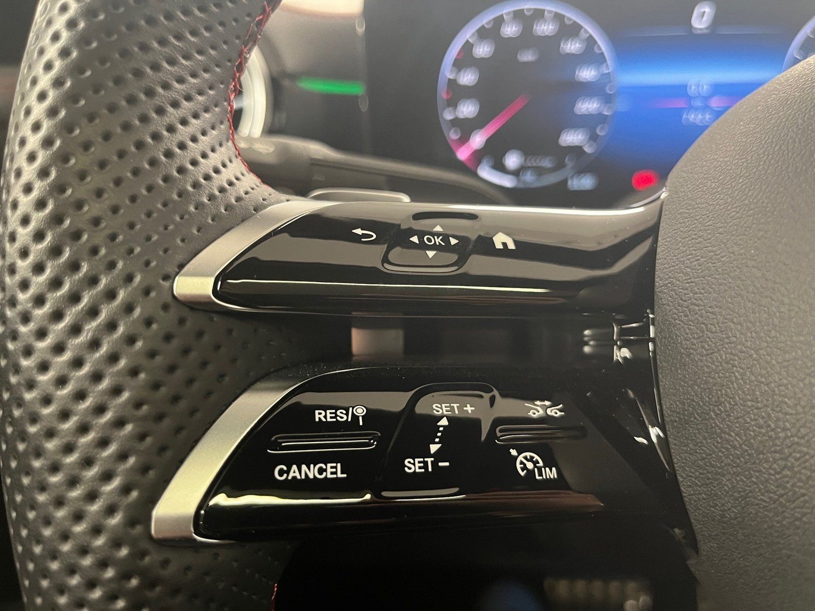 Fahrzeugabbildung Mercedes-Benz CLA 200 AMG Plus*HUD*Pano*360°*MultiBeam*Memory*