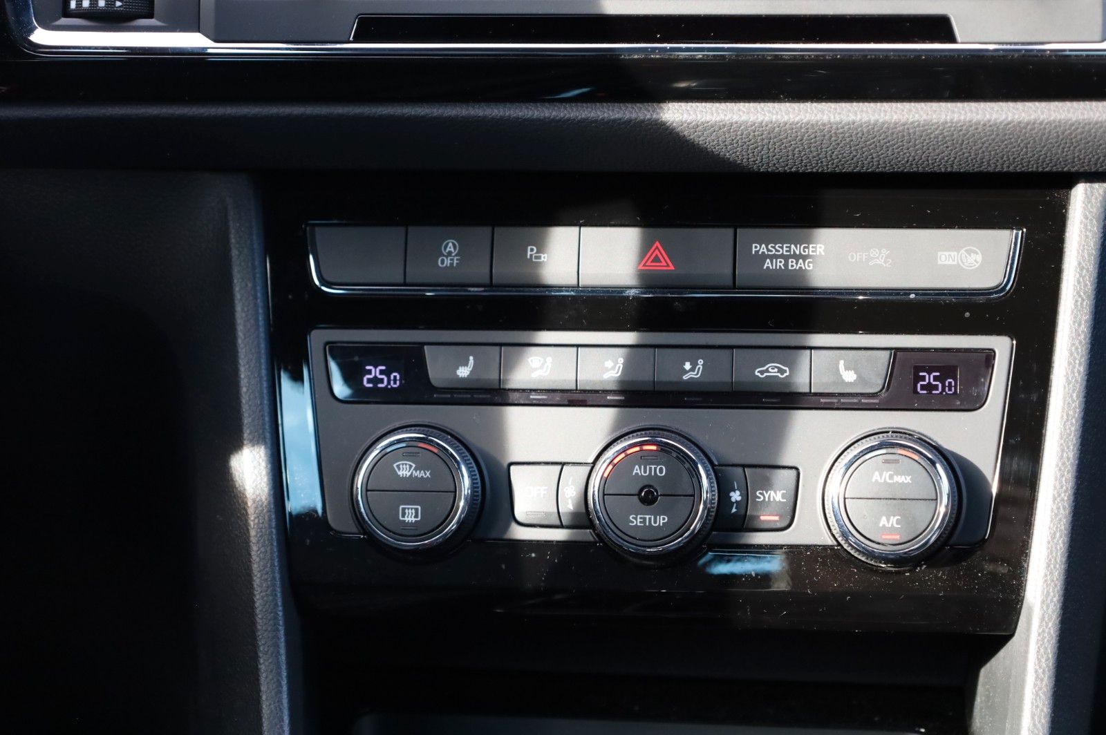 Fahrzeugabbildung SEAT Ateca FR 1,5 TSI DSG *AHZV *DAB*Navi*Winterpaket