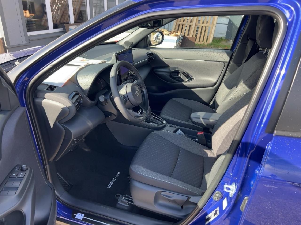 Fahrzeugabbildung Toyota Yaris Cross 1,5 Hybrid Teamplayer *Safety+Winter