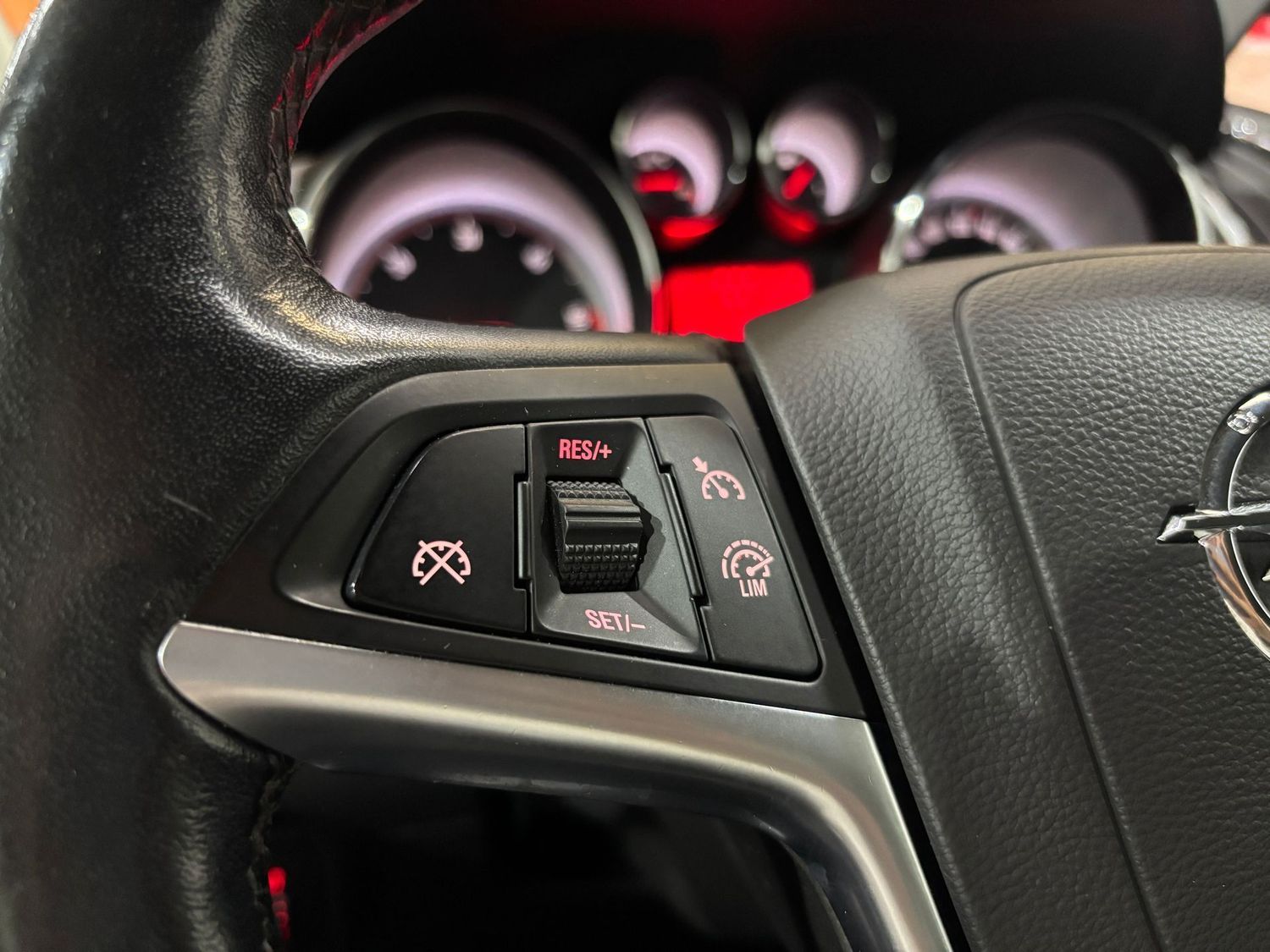 Fahrzeugabbildung Opel Zafira 2.0 CDTI Tourer Kamera#Navi#Tempomat#7-Si