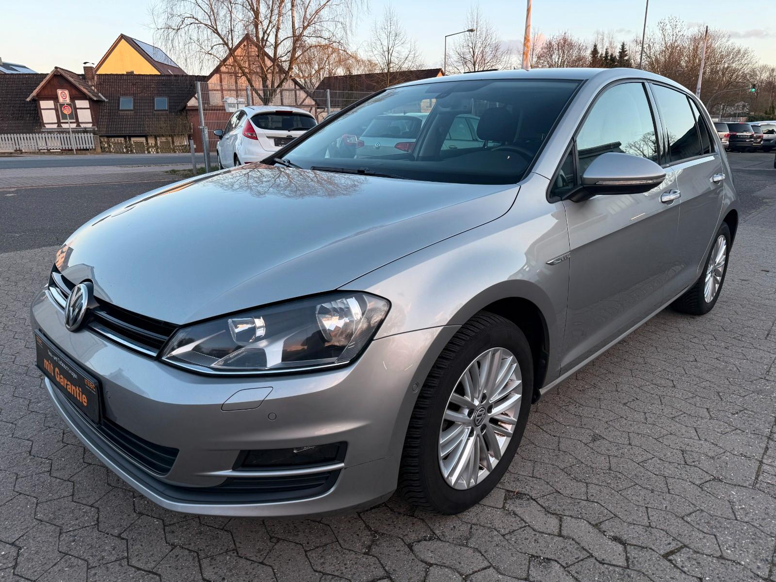 Volkswagen Golf VII Lim. Cup BMT*PDC*KLIMA*MFL*SHZ*TÜV NEU