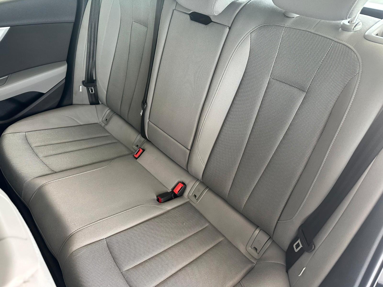 Audi A4 Avant*AHK*SHZ*NAVI*KLIMA*RDS*Standheizung*