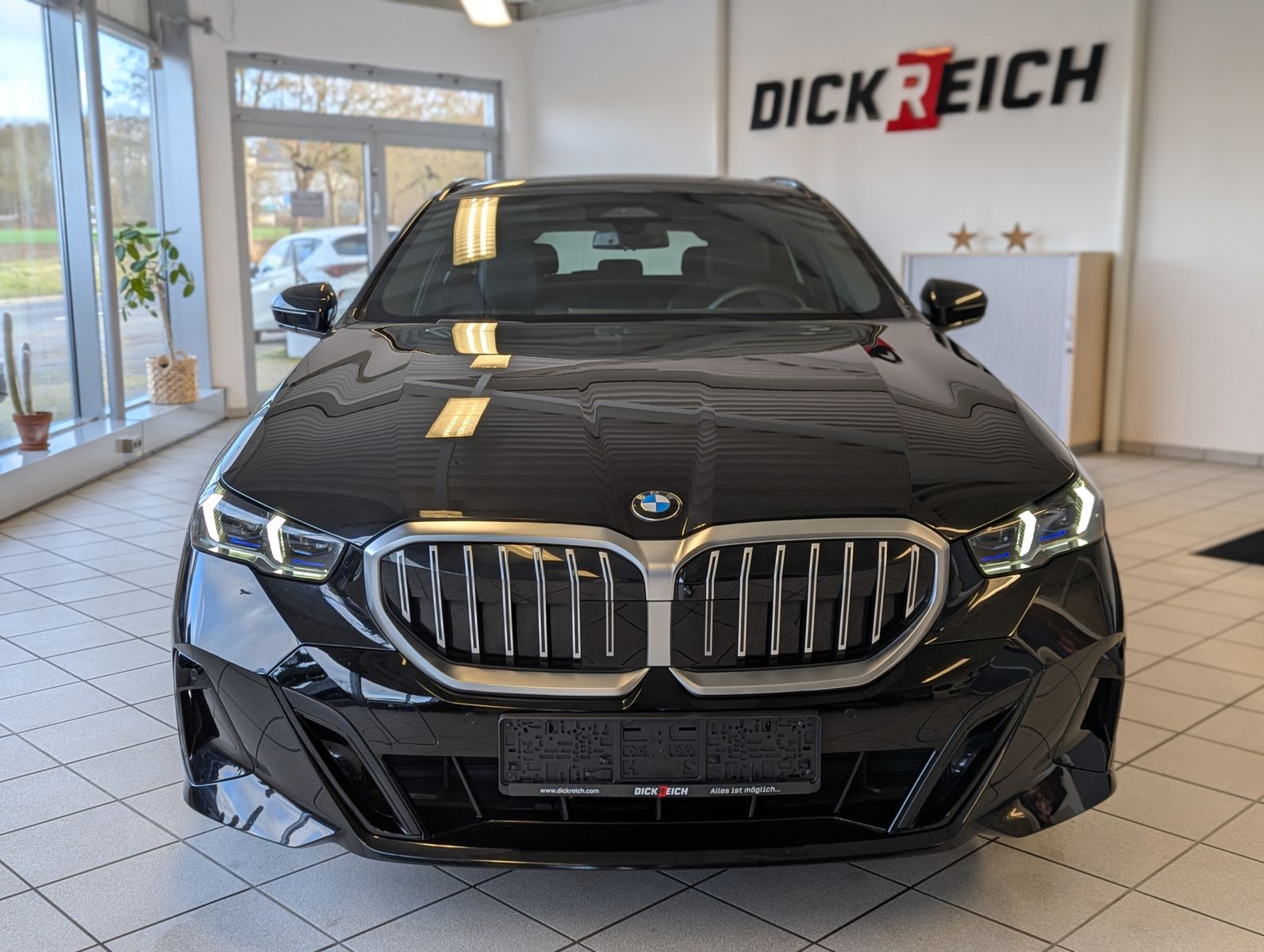 BMW 520 d M-Sport Innov.-Paket H/K LED Pano AHK 360° - Image 2