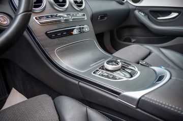 Fahrzeugabbildung Mercedes-Benz C 300de 9G-TRONIC AVANTGARDE LED|KAMERA|KEYLES