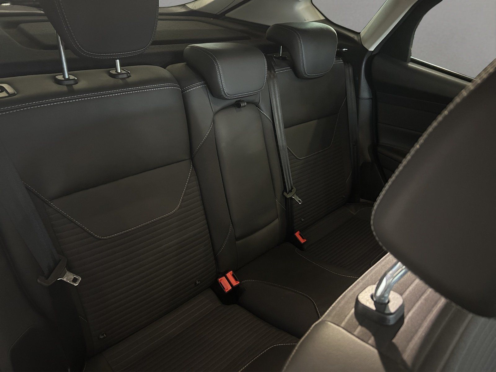 Fahrzeugabbildung Ford Focus Titanium 1,5 TDCi Lim 5-Tg/AHK