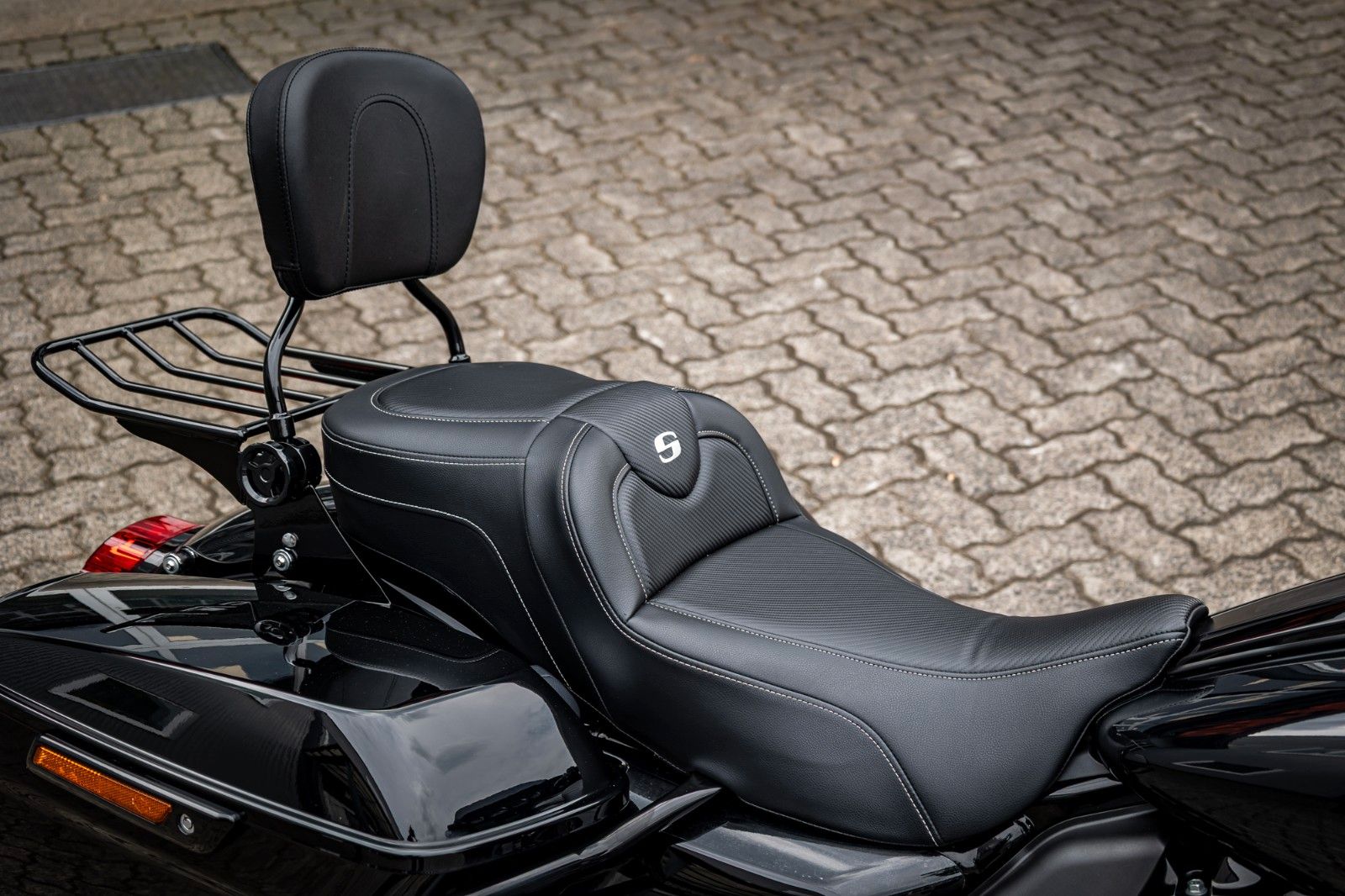 Fahrzeugabbildung Harley-Davidson FLHXST STREET GLIDE ST 117 - Kesstech -