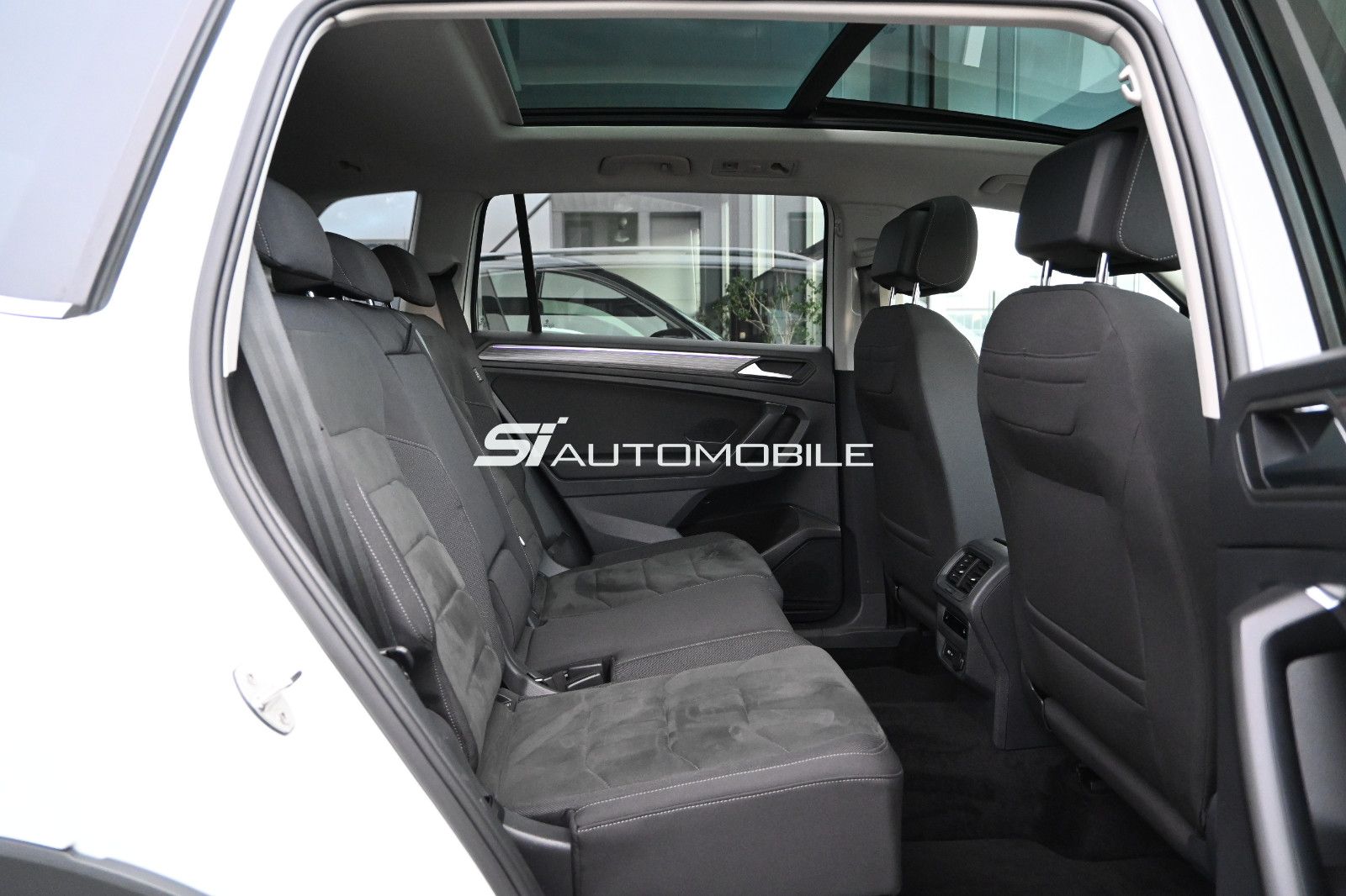 Fahrzeugabbildung Volkswagen Tiguan Allspace 2.0 TDI DSG 4M. °AHK°STHZ°PANO°
