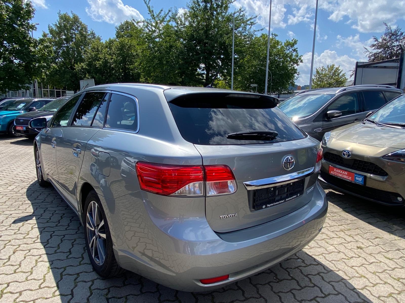 Toyota Avensis 2013 — photo 7