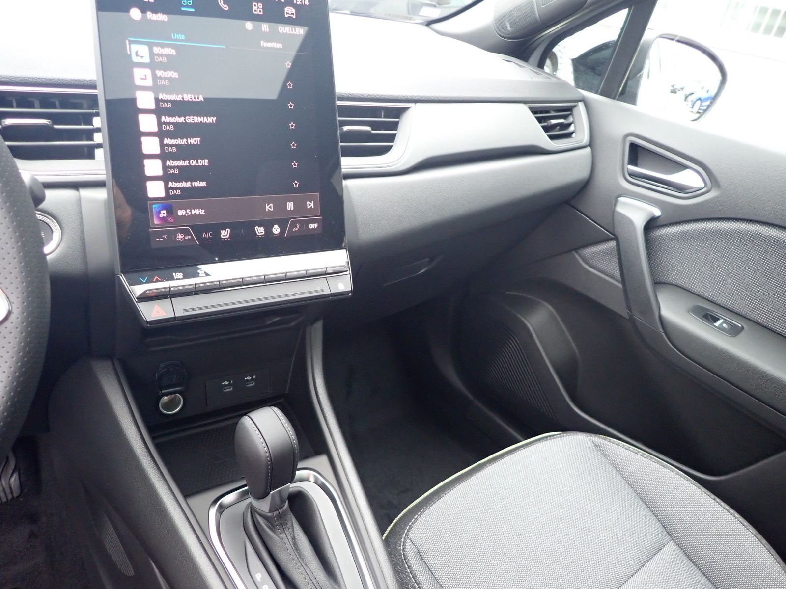 Fahrzeugabbildung Renault Captur Techno E-TECH Full Hybrid 145