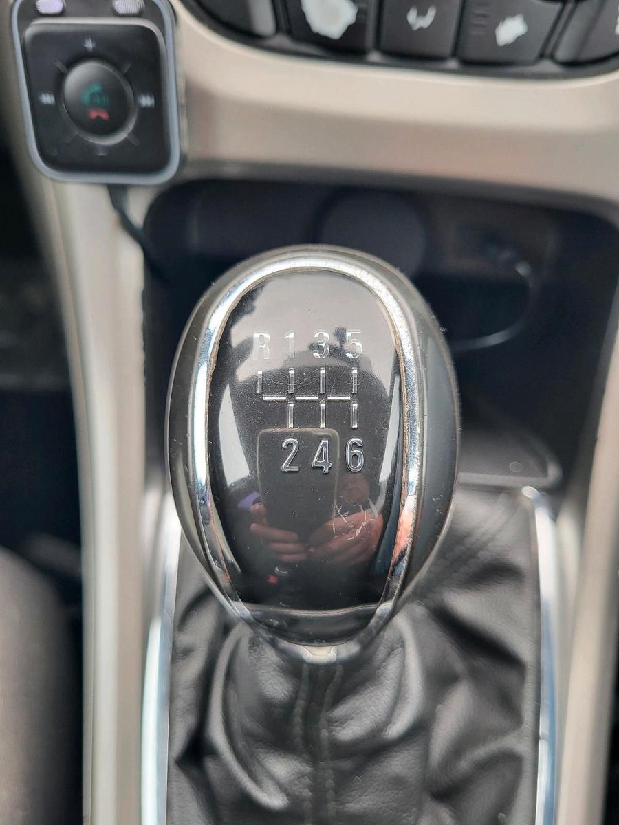 Opel Astra 2012 — photo 11