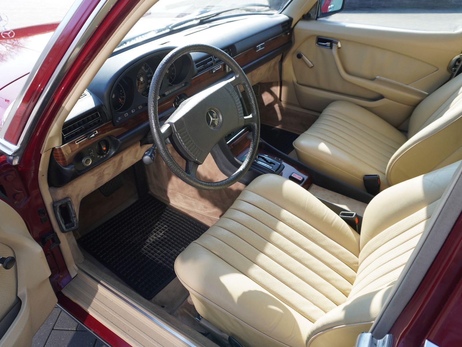 Fahrzeugabbildung Mercedes-Benz 280 SE W 116 *50 TKM*